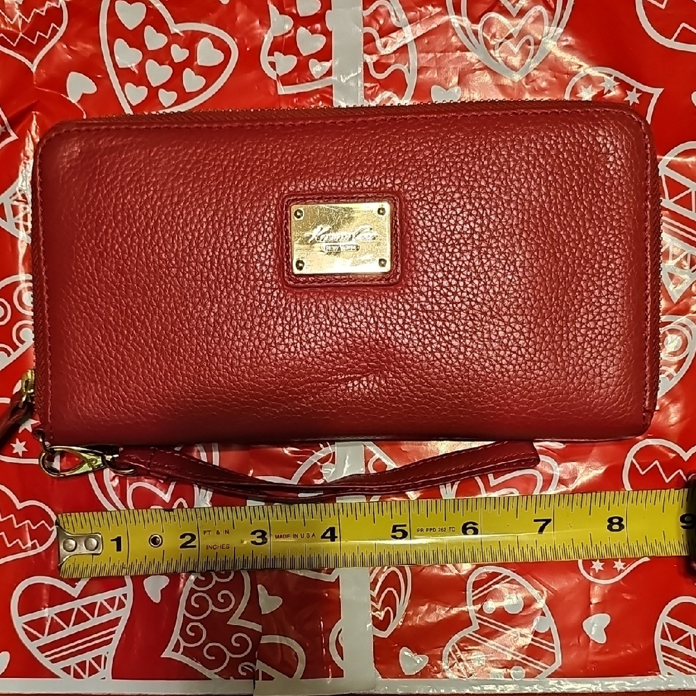 NEW RED LEATHER KENNETH COLE WRISTLET CLUTCH WALLET